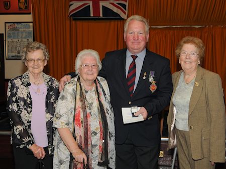 Mike with three Women’s Land Army veterans, Elizabeth Blocki, Gladys Halford and Olive Baldry, (Silver Images Photography)