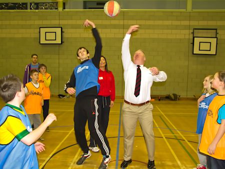 Mike Penning visits ‘Go 4 It’ Youth Club at Sportspace, Longdean