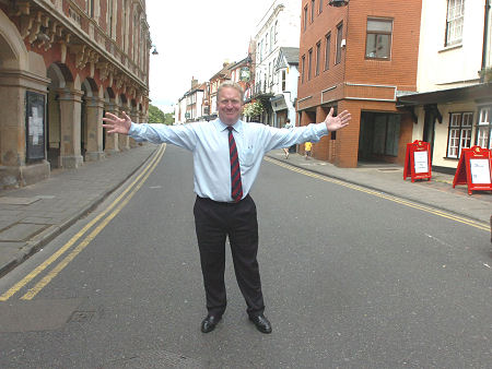 Mike Penning in the Old Town (Photo: Hemel Hempstead Gazette)