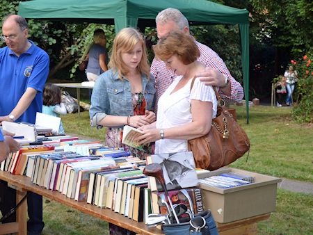 Mike Penning attends Autumn Fair at St Mary's Church, Apsley